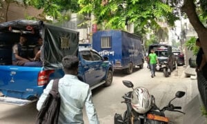 স্বামীর জানাজায় অংশ নিতে প্যারোলে মুক্তি পেলেন দীপু মনি স্বামীর জানাজায় অংশ নিতে প্যারোলে মুক্তি পেলেন দীপু মনি