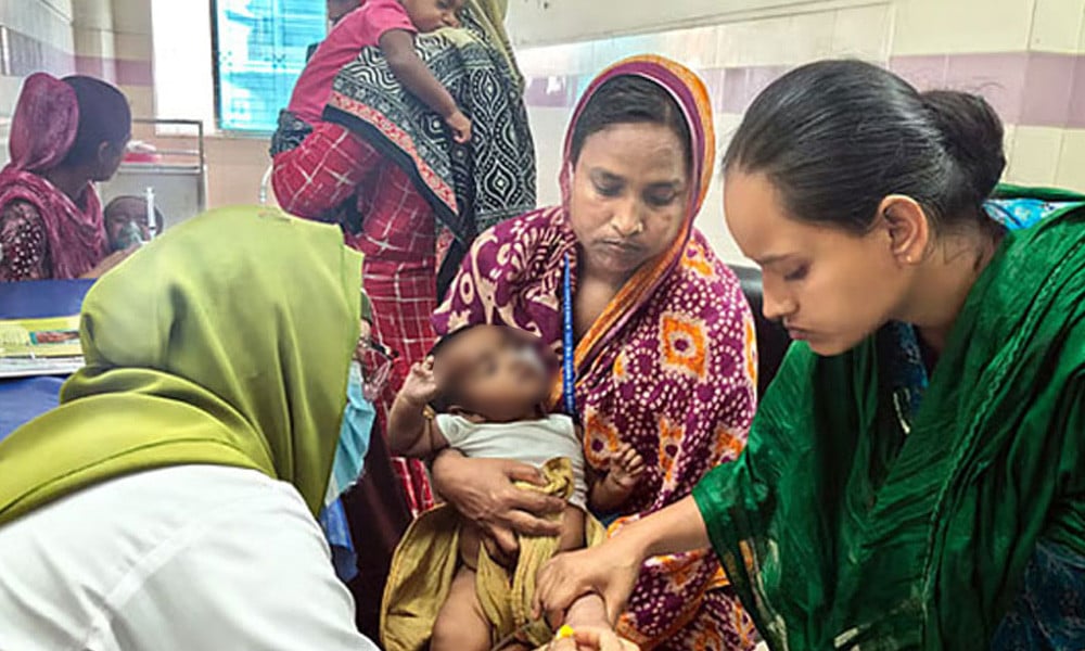 হামের উপসর্গে আরও ৭ শিশুর মৃত্যু, প্রাণহানি বেড়ে ৯৫০ 2 হামের উপসর্গে আরও ৭ শিশুর মৃত্যু প্রাণহানি বেড়ে ৯৫০ হামের উপসর্গে আরও ৭ শিশুর মৃত্যু, প্রাণহানি বেড়ে ৯৫০