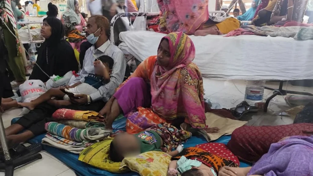 হামের চিকিৎসায় ঋণগ্রস্ত ৮৯ পরিবার সঞ্চয় ভেঙেছে ৬১ হামের চিকিৎসায় ঋণগ্রস্ত ৮৯% পরিবার, সঞ্চয় ভেঙেছে ৬১%