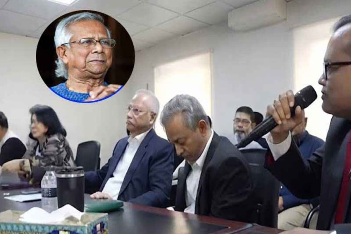 ‘দেশকে অথৈ সাগরে ফেলেছেন ড. ইউনূস’: ব্যবসায়ীদের অভিযোগ ও বাস্তবতা