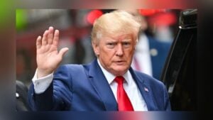 ইরানে ফের হামলার হুঁশিয়ারি ট্রাম্পের, বাড়ছে আঞ্চলিক উত্তেজনা