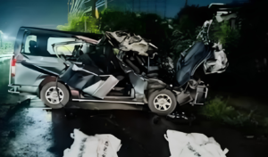 কর্ণফুলীতে বিয়ের গাড়ি ও কাভার্ডভ্যানের সংঘর্ষে প্রাণ গেল ৪ জনের