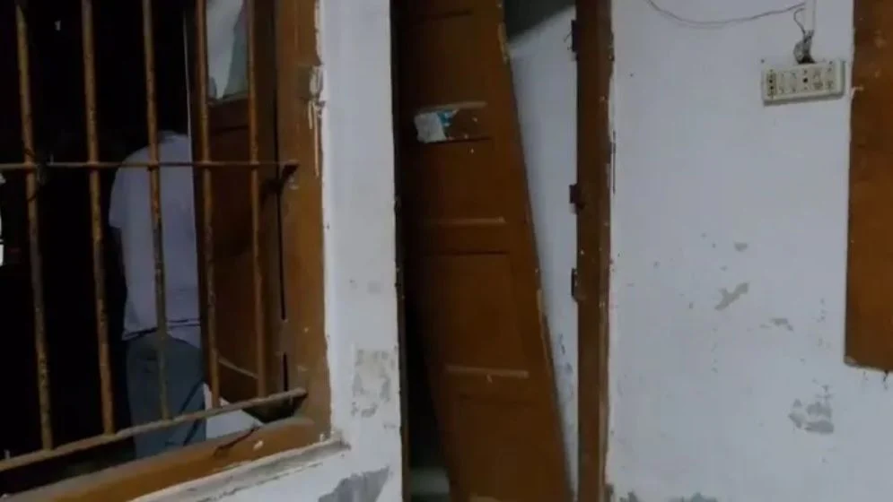 কুমিল্লায় থানা থেকে পালাল ১৭ কিশোর 3 কুমিল্লায় থানা থেকে পালাল ১৭ কিশোর