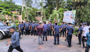 কুমিল্লায় দুই গ্রামের রক্তক্ষয়ী সংঘর্ষে আহত ২০, দোকানপাটে ভাঙচুর ও অগ্নিসংযোগ