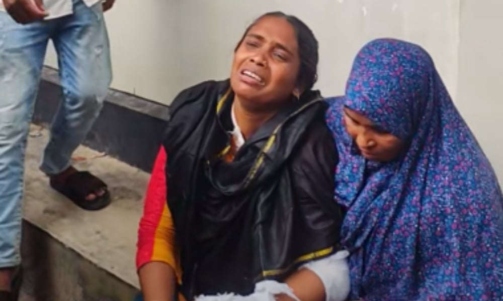 কুমিল্লায় যুবলীগ নেতাকে পিটিয়ে ও কুপিয়ে হত্যা 4 কুমিল্লায় যুবলীগ নেতাকে পিটিয়ে ও কুপিয়ে হত্যা