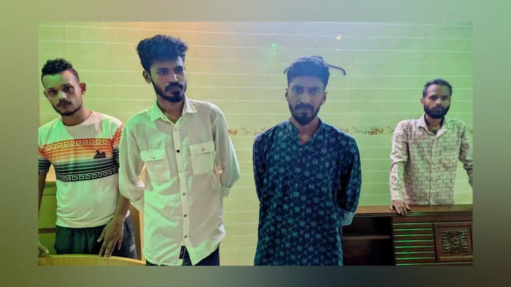 কৃষি বিশ্ববিদ্যালয়ের গেস্ট হাউসে ইয়াবাসহ ৪ জন আটক 3 কৃষি বিশ্ববিদ্যালয়ের গেস্ট হাউসে ইয়াবাসহ ৪ জন আটক