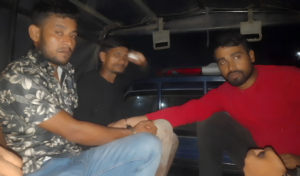 খুলনায় পিস্তল, গুলি ও ককটেলসহ যৌথ বাহিনীর হাতে গ্রেপ্তার ৩