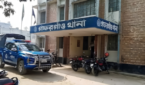 গফরগাঁওয়ে প্রবাসীর বাড়িতে দুঃসাহসিক ডাকাতি ও গৃহবধূকে ধর্ষণের অভিযোগ
