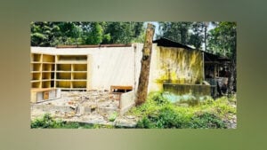 চাঁদা না দেওয়ায় সীতাকুণ্ডে সাত ঘরে ভাঙচুর-লুট