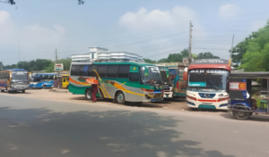 চুয়াডাঙ্গায় শ্রমিকদের ওপর হামলার প্রতিবাদে ৫ রুটে অননির্দিষ্টকালের বাস ধর্মঘট