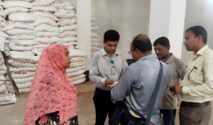 দিনাজপুরের খানসামায় অভিযান, ১৫৭৭ বস্তা সার জব্দ ও জরিমানা