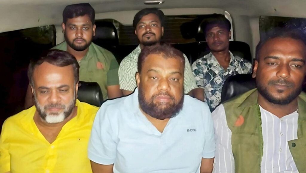 বগুড়া ডিবির অভিযানে চট্টগ্রাম ও কক্সবাজার থেকে স্বেচ্ছাসেবক লীগের চার নেতা গ্রেপ্তার 3 বগুড়া ডিবির অভিযানে চট্টগ্রাম ও কক্সবাজার থেকে স্বেচ্ছাসেবক লীগের চার নেতা গ্রেপ্তার