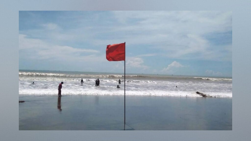 বঙ্গোপসাগরে গভীর নিম্নচাপ, চট্টগ্রাম-কক্সবাজারে ৩ নম্বর সংকেত 3 বঙ্গোপসাগরে গভীর নিম্নচাপ, চট্টগ্রাম-কক্সবাজারে ৩ নম্বর সংকেত