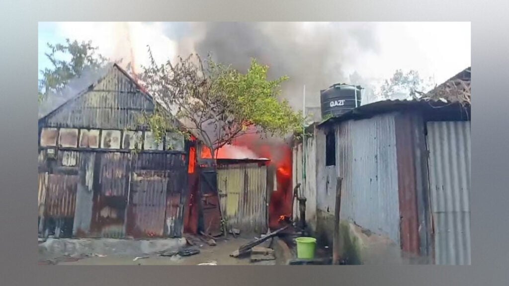 ব্রাহ্মণবাড়িয়ায় আগুনে পুড়ল ১০ বসতঘর 3 ব্রাহ্মণবাড়িয়ায় আগুনে পুড়ল ১০ বসতঘর