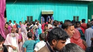 মানিকগঞ্জে একই পরিবারের তিনজনের মরদেহ উদ্ধার
