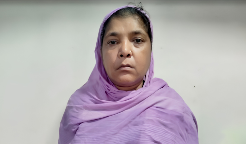 মানিকগঞ্জে দুই হাজার পিস ইয়াবাসহ নারী আটক, স্থানীয়দের সহায়তায় উদ্ধার 3 মানিকগঞ্জে দুই হাজার পিস ইয়াবাসহ নারী আটক, স্থানীয়দের সহায়তায় উদ্ধার