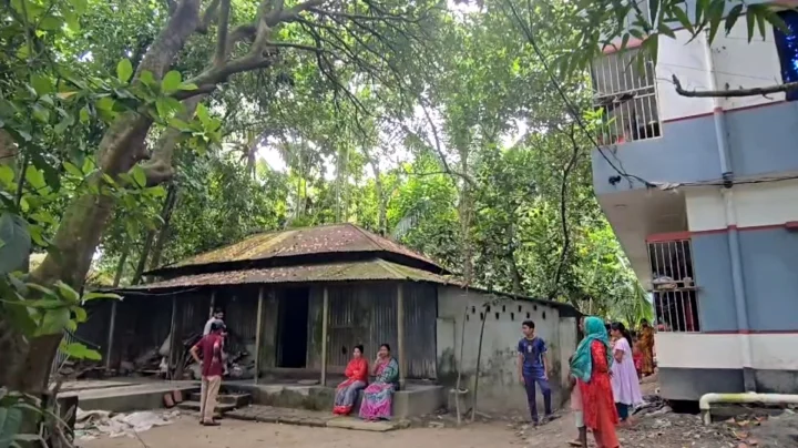 মানিকগঞ্জে ৯০ বছরের বৃদ্ধাকে গলা কেটে স্বর্ণালঙ্কার লুট 3 মানিকগঞ্জে ৯০ বছরের বৃদ্ধাকে গলা কেটে স্বর্ণালঙ্কার লুট
