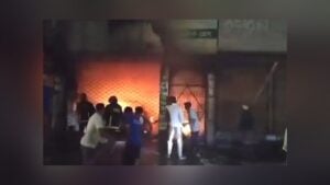 শরীয়তপুরে হোটেলে ভয়াবহ আগুন, আহত পাঁচ