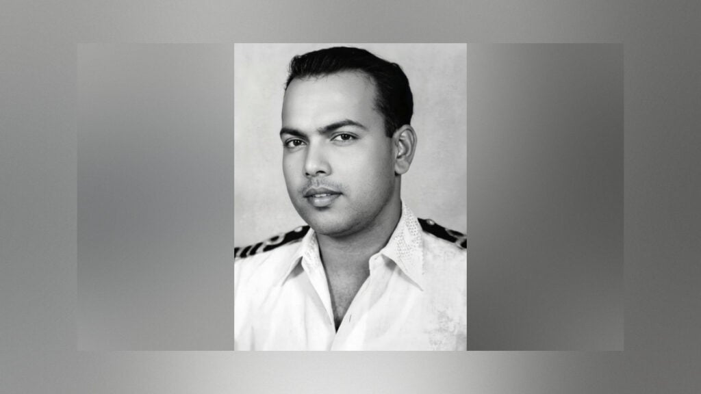 স্মরণ - শহীদ লে. কমান্ডার মোয়াজ্জেম হোসেন 3 স্মরণ - শহীদ লে. কমান্ডার মোয়াজ্জেম হোসেন