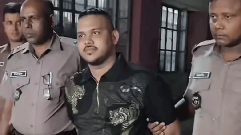 ‘পিচ্চি রাজা’ পালানোয় পাঁচ পুলিশ সদস্য সাময়িক বরখাস্ত 3 ‘পিচ্চি রাজা’ পালানোয় পাঁচ পুলিশ সদস্য সাময়িক বরখাস্ত