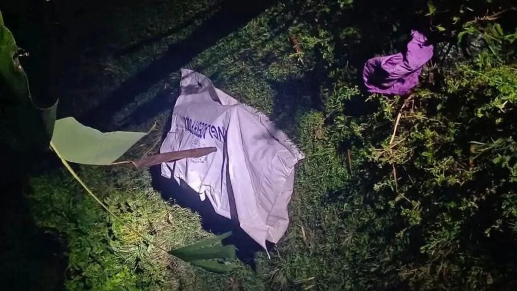 আইফোনের লোভে বন্ধুকে হত্যা, সাত দিন পর ডোবায় মিলল লাশ 3 আইফোনের লোভে বন্ধুকে হত্যা, সাত দিন পর ডোবায় মিলল লাশ