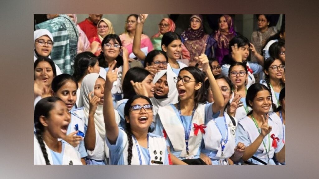 এইচএসসি পরীক্ষায় পাসের হার ৫২.১২ শতাংশ, জিপিএ-৫ পেলেন ৪০ হাজার 3 এইচএসসি পরীক্ষায় পাসের হার ৫২.১২ শতাংশ, জিপিএ-৫ পেলেন ৪০ হাজার