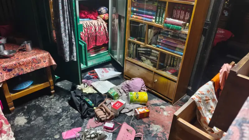 কেরানীগঞ্জে জমি বিরোধে বসতবাড়ি ভাঙচুর, টাকা-স্বর্ণালংকার লুট