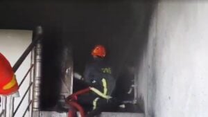 কেরানীগঞ্জে প্লাস্টিক কারখানায় আগুন, নিয়ন্ত্রণে কাজ করছে ফায়ার সার্ভিসের ৮ ইউনিট