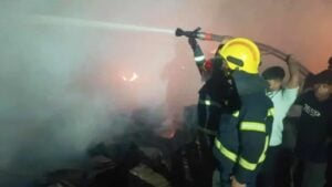 কেরানীগঞ্জে প্লাস্টিক কারখানায় আগুন, মিলল একজনের মরদেহ