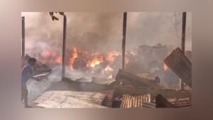 কোনাবাড়িতে দুই আগুনে পুড়ল তিন ঝুট গুদাম, ক্ষতি ৫০ লাখ টাকা