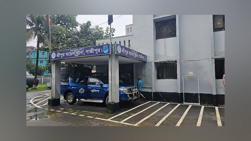 গাজীপুরে অন্তঃসত্ত্বা স্ত্রীকে হত্যার ঘটনায় স্বামী আটক 3 গাজীপুরে অন্তঃসত্ত্বা স্ত্রীকে হত্যার ঘটনায় স্বামী আটক