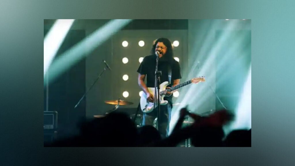 ঘর ছাড়ার দিন থেকে সংগীতের মঞ্চে অপ্রতিরোধ্য জেমস 3 ঘর ছাড়ার দিন থেকে সংগীতের মঞ্চে অপ্রতিরোধ্য জেমস