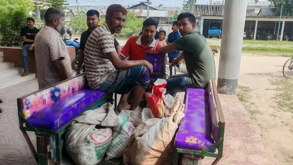 চুরি করা গরু জবাই, বউভাতের আগেই আটক রফিকুল 3 চুরি করা গরু জবাই, বউভাতের আগেই আটক রফিকুল