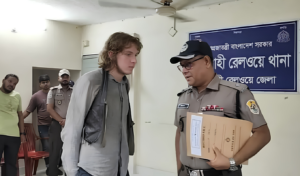 চুরি যাওয়া মালপত্র ছাড়াই ঢাকায় ফিরলেন জার্মান পর্যটক