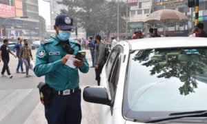 ট্রাফিক আইন ভাঙায় ঢাকায় ২৯৯৯ মামলা