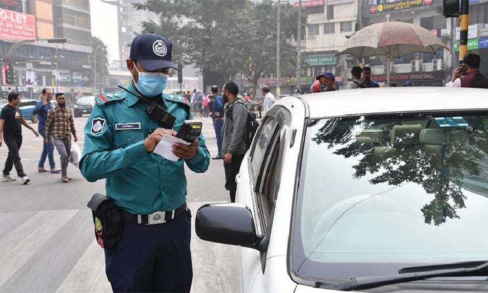 ট্রাফিক আইন ভাঙায় ঢাকায় ২৯৯৯ মামলা 3 ট্রাফিক আইন ভাঙায় ঢাকায় ২৯৯৯ মামলা