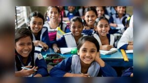 দুর্গাপূজায় ৯ দিনের ছুটি পাচ্ছে স্কুলশিক্ষার্থীরা