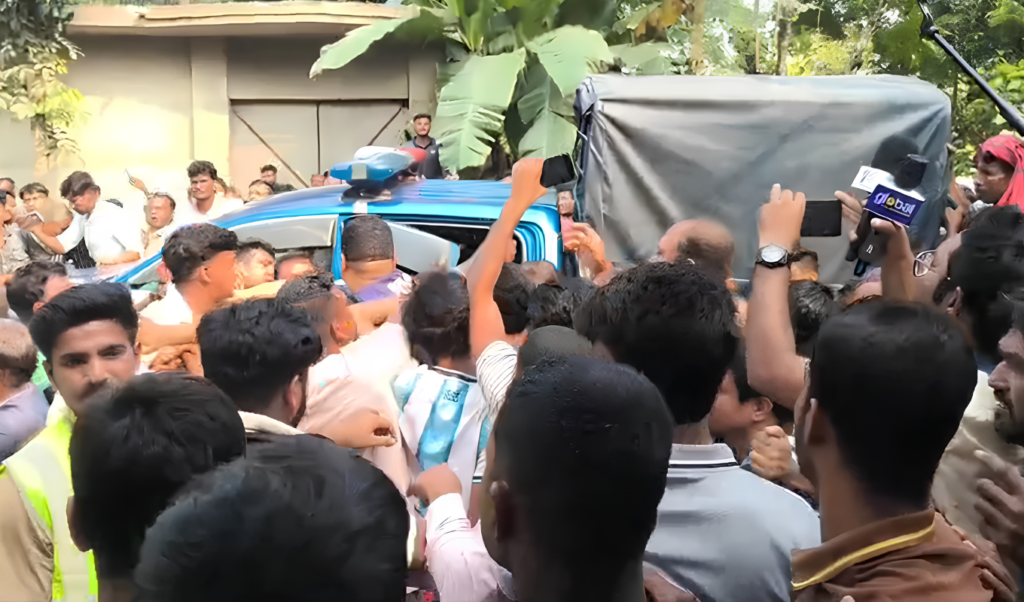 ধর্ষণের চেষ্টার অভিযোগে অধ্যক্ষকে অবরুদ্ধ, উদ্ধারে গিয়ে আহত ওসিসহ ৩ 3 ধর্ষণের চেষ্টার অভিযোগে অধ্যক্ষকে অবরুদ্ধ, উদ্ধারে গিয়ে আহত ওসিসহ ৩
