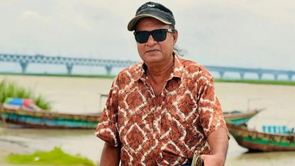 নীলফামারীর জনপ্রিয় কণ্ঠশিল্পী ফারুক ভুঁইয়া আর নেই 4 নীলফামারীর জনপ্রিয় কণ্ঠশিল্পী ফারুক ভুঁইয়া আর নেই