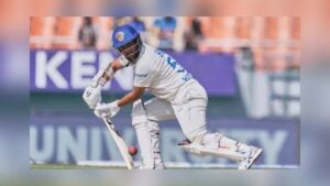 ফিল্ডারের থ্রোয়ে চোট, গুরুত্বপূর্ণ সময়ে মাঠ ছাড়লেন হাশমতউল্লাহ