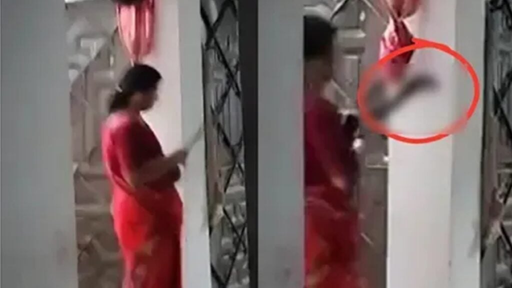 ফেনীতে পারিবারিক সহিংসতায় প্রাণ গেল বৃদ্ধ মায়ের, আটক মেয়ে 3 ফেনীতে পারিবারিক সহিংসতায় প্রাণ গেল বৃদ্ধ মায়ের, আটক মেয়ে