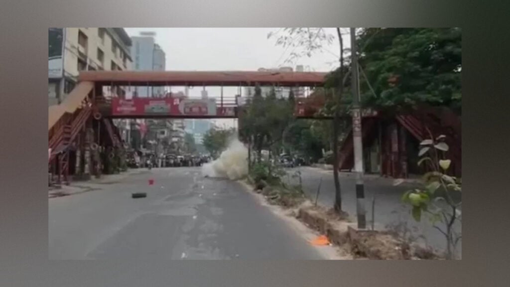 বিচারকের বাসার সামনে ককটেল বিস্ফোরণ, কলাবাগানে গ্রেপ্তার ৪