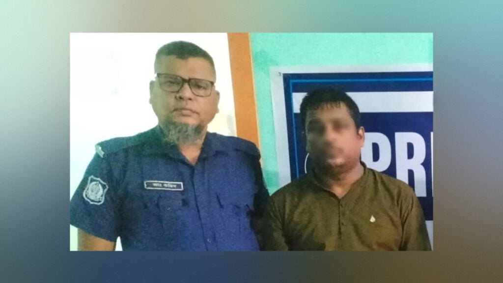 বোয়ালখালীতে গোয়ালঘরে মিলল ৯ হাজার ইয়াবা, যুবক গ্রেপ্তার