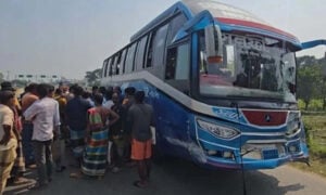মানিকগঞ্জে বাস-ইজিবাইক সংঘর্ষে নিহত দুই, চালক আহত