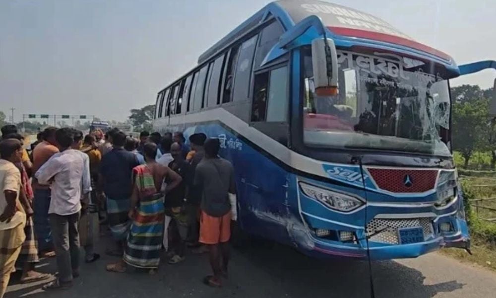মানিকগঞ্জে বাস-ইজিবাইক সংঘর্ষে নিহত দুই, চালক আহত 3 মানিকগঞ্জে বাস-ইজিবাইক সংঘর্ষে নিহত দুই, চালক আহত