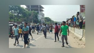 মোহাম্মদপুর-বসিলা সড়কে অটোরিকশাচালকদের অবরোধ, দুর্ভোগে যাত্রীরা