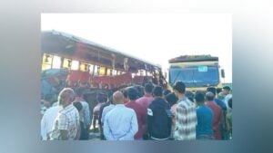 রংপুরে দাঁড়িয়ে থাকা ট্রাকে বাসের ধাক্কা, নিহত ৩