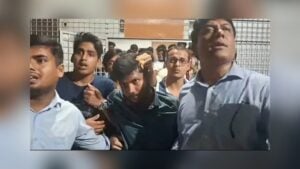 রাবিতে সাংবাদিকদের পিটিয়েছে ছাত্রদল