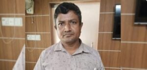শিক্ষক দিবসের র‍্যালিতে রাজনৈতিক স্লোগান, প্রধান শিক্ষক গ্রেপ্তার