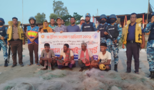 শিবালয়ে মা ইলিশ সংরক্ষণ অভিযানে ৪ জেলে গ্রেপ্তার, বিপুল জাল জব্দ